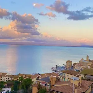 Bilocale Vista Mare Con Posto Auto Apartment